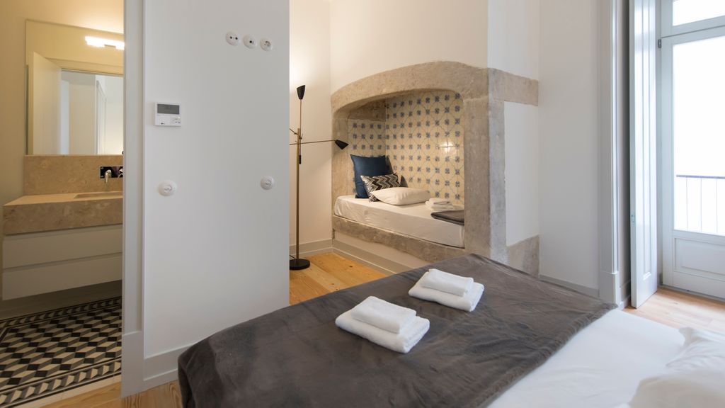 Downtown Lisbon Apartment by LovelyStay