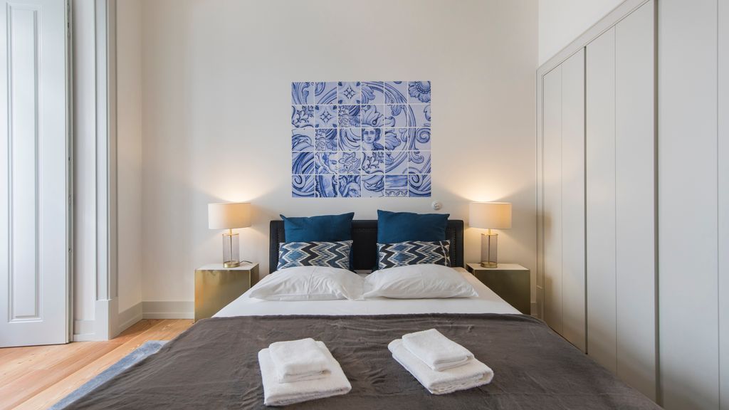 Downtown Lisbon Apartment by LovelyStay