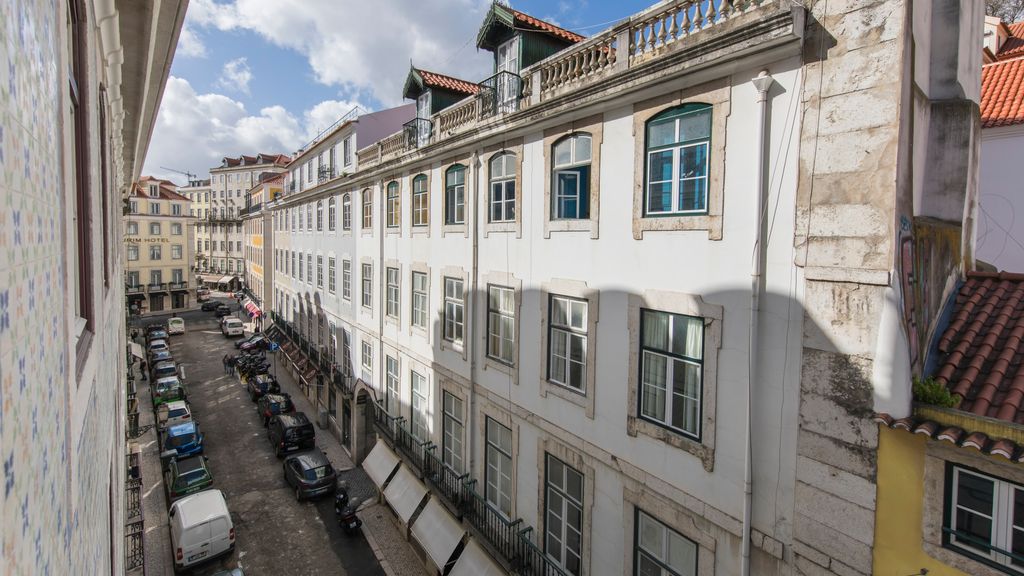 Downtown Lisbon Apartment by LovelyStay