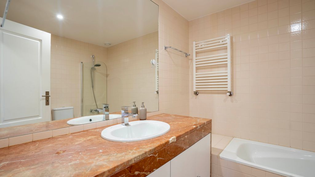 Seaside 3BR Flat in Póvoa by LovelyStay