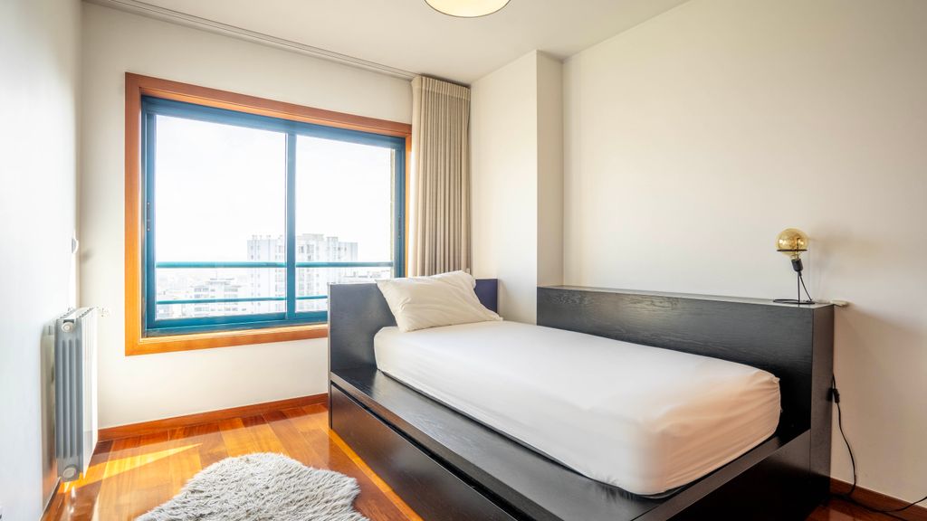 Seaside 3BR Flat in Póvoa by LovelyStay