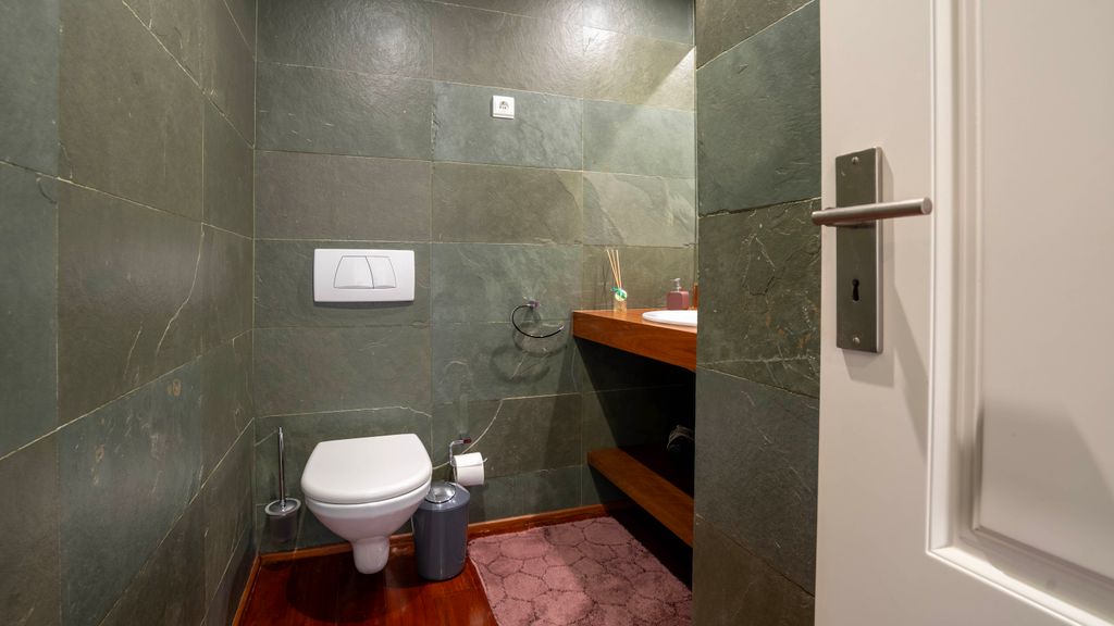 Seaside 3BR Flat in Póvoa by LovelyStay