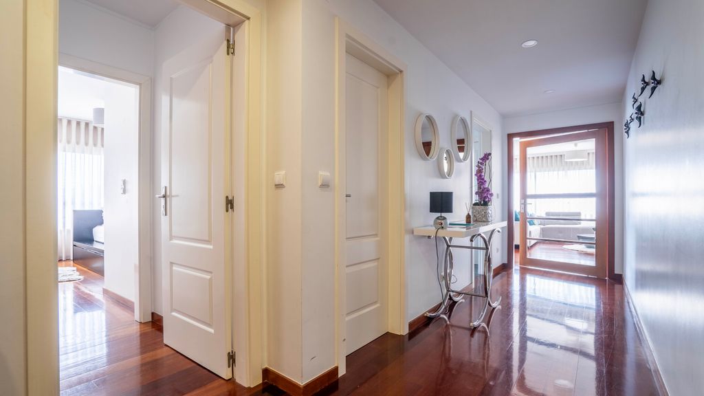 Seaside 3BR Flat in Póvoa by LovelyStay