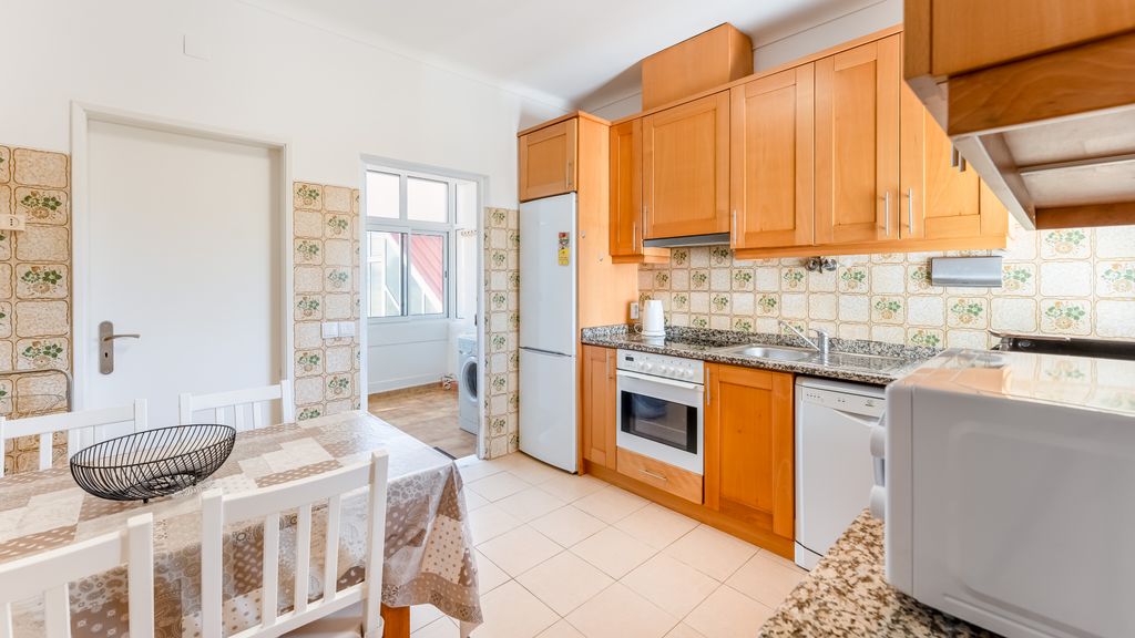 Sunny 3BDR Apt w/ Pool in Ferreiras by LovelyStay