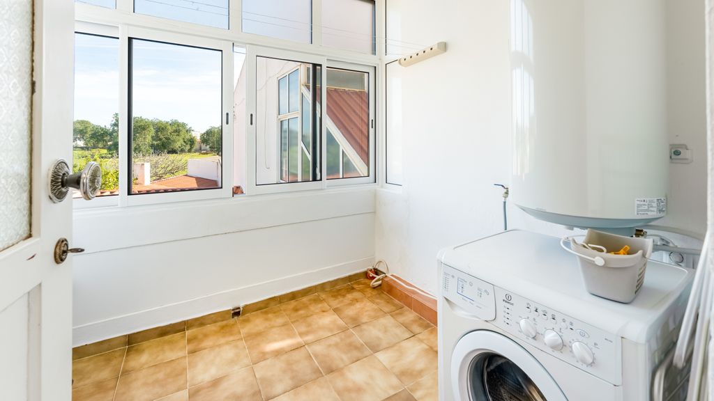 Sunny 3BDR Apt w/ Pool in Ferreiras by LovelyStay
