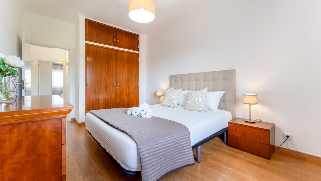 Sunny 3BDR Apt w/ Pool in Ferreiras by LovelyStay