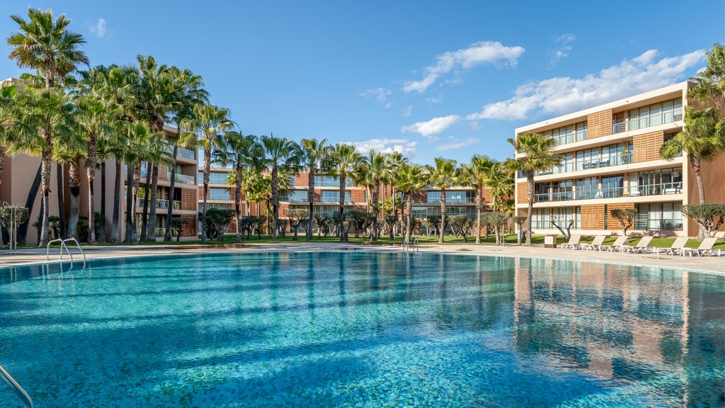 Seaside 3BDR Flat in Salgados w/Pool by LovelyStay