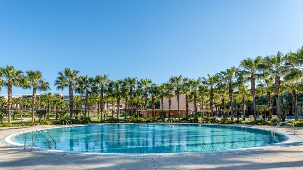 Seaside 3BDR Flat in Salgados w/Pool by LovelyStay
