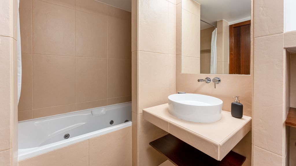 Seaside 3BDR Flat in Salgados w/Pool by LovelyStay