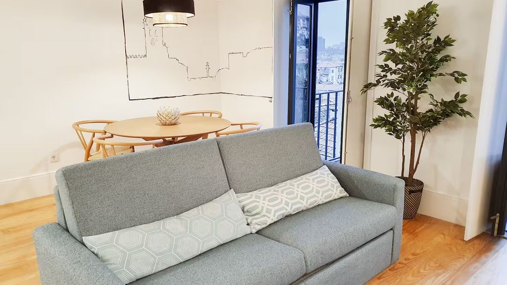 Great Flat & View in Historic Porto by LovelyStay
