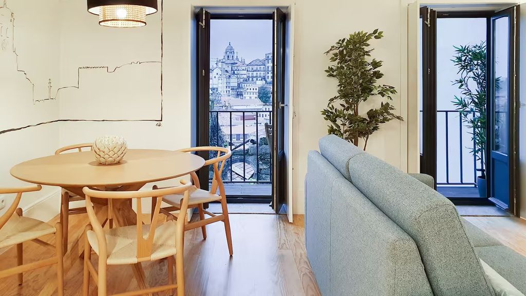 Great Flat & View in Historic Porto by LovelyStay