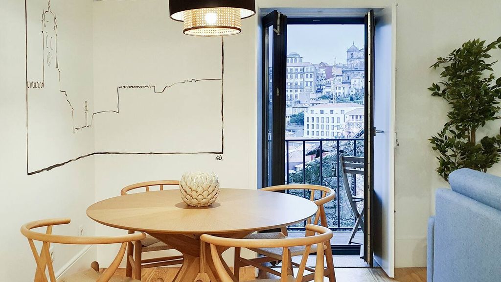 Great Flat & View in Historic Porto by LovelyStay