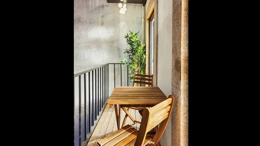 Great Flat & View in Historic Porto by LovelyStay