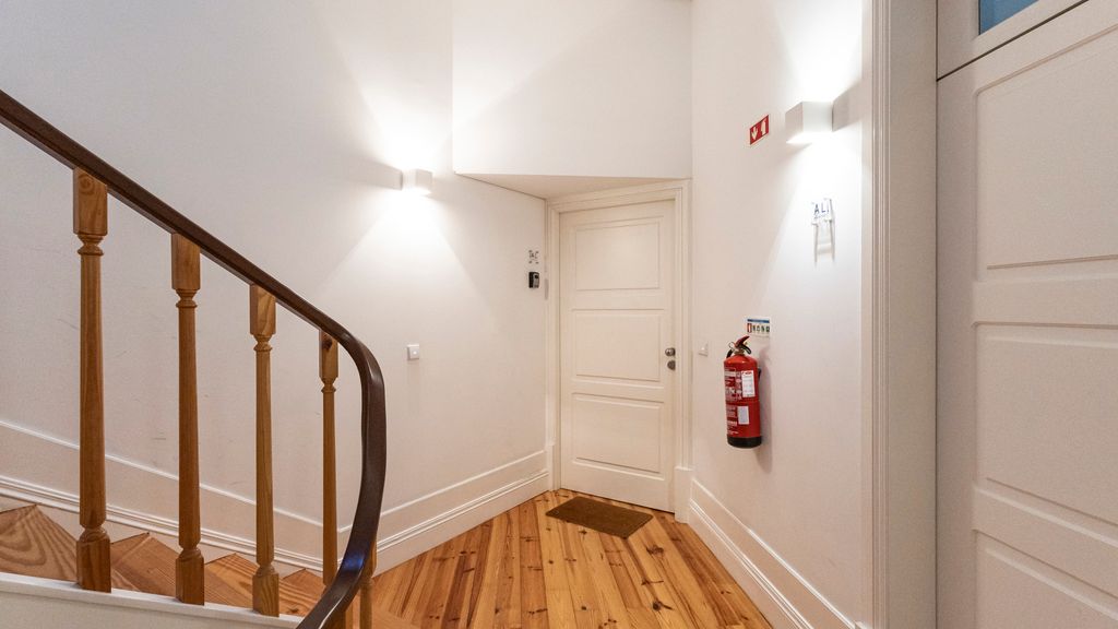 Bright Flat few steps to Aliados Av by LovelyStay