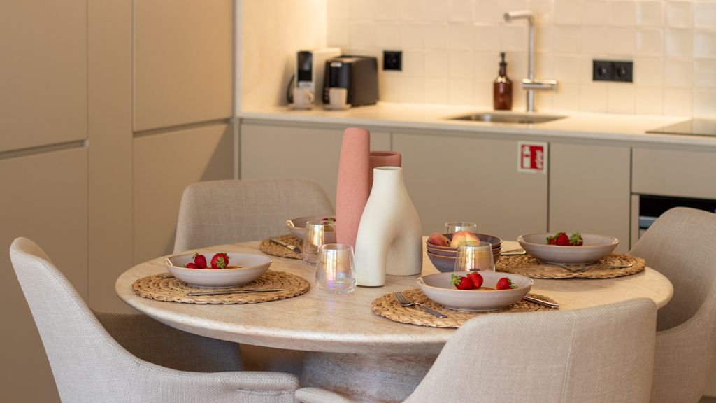 Catarina 392 | Elegant 1BR by LovelyStay