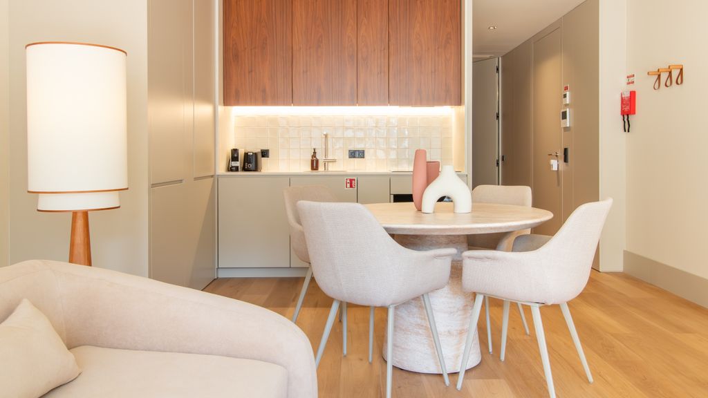 Catarina 392 | Elegant 1BR by LovelyStay