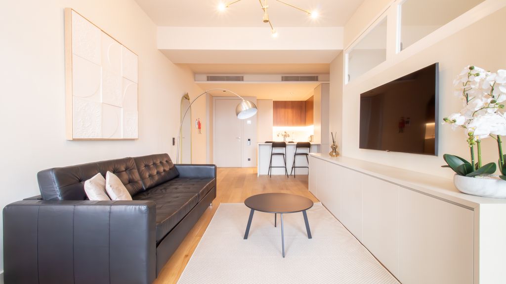 Catarina 392 | Urban 1BR by LovelyStay