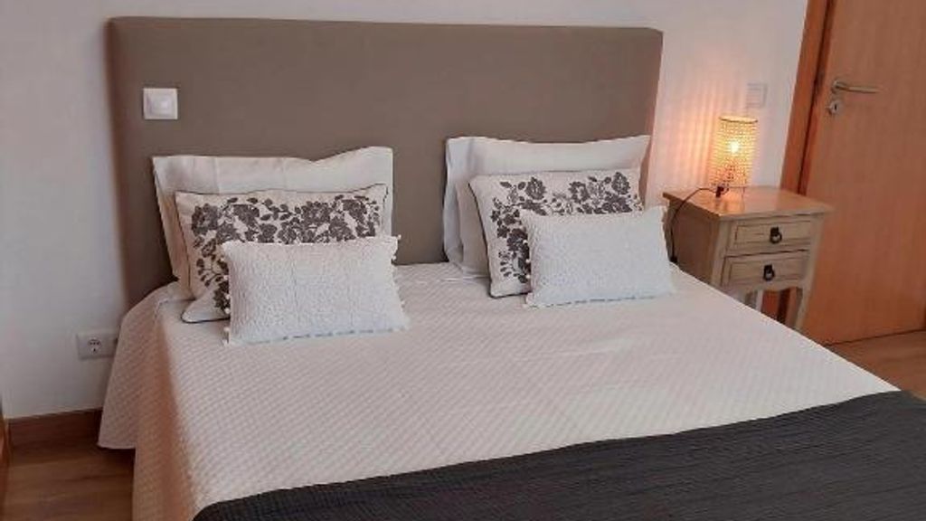 Casa com Alma | Room 3 by LovelyStay