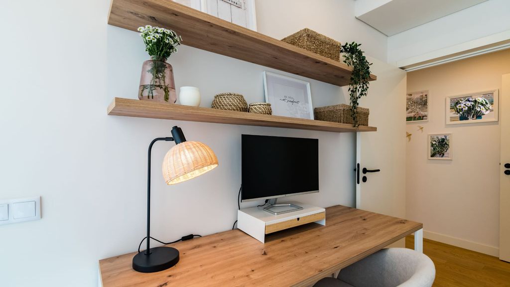 Miraflores Modern Apt w/ Balcony by LovelyStay