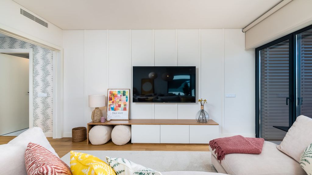 Miraflores Modern Apt w/ Balcony by LovelyStay
