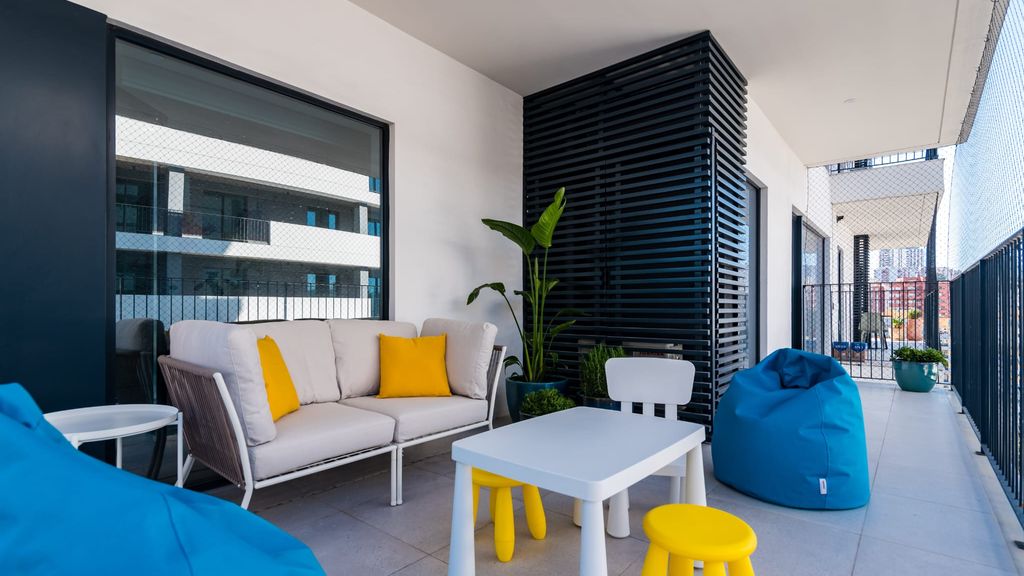 Miraflores Modern Apt w/ Balcony by LovelyStay