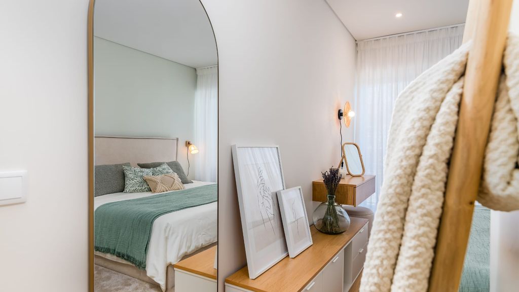 Miraflores Modern Apt w/ Balcony by LovelyStay