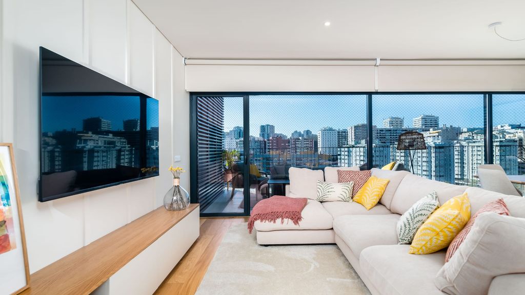 Miraflores Modern Apt w/ Balcony by LovelyStay