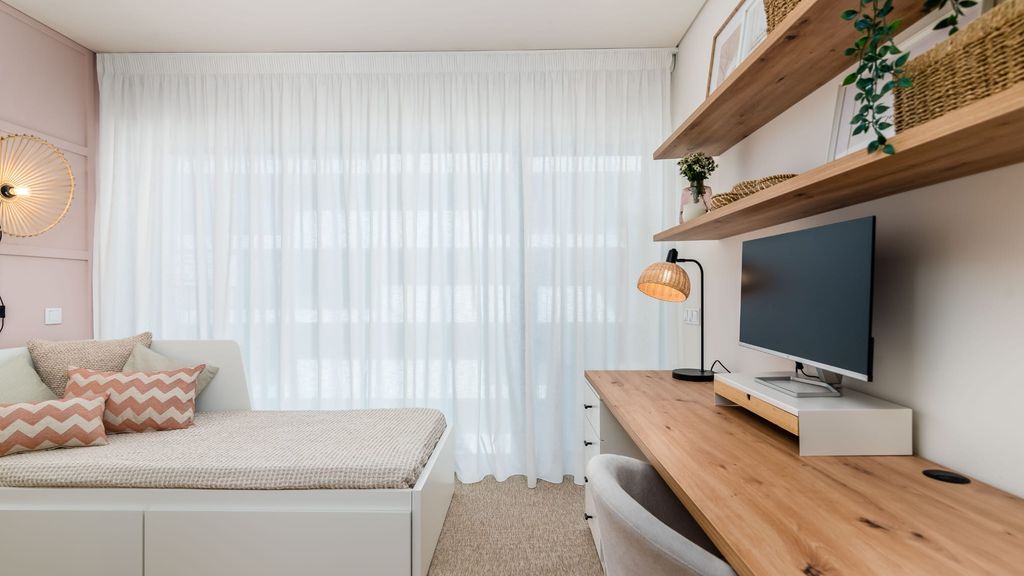 Miraflores Modern Apt w/ Balcony by LovelyStay