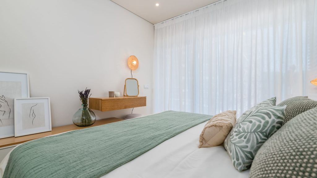 Miraflores Modern Apt w/ Balcony by LovelyStay
