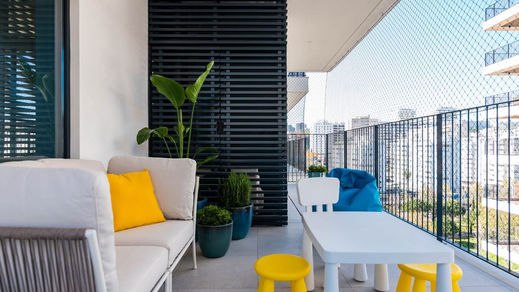 Miraflores Modern Apt w/ Balcony by LovelyStay