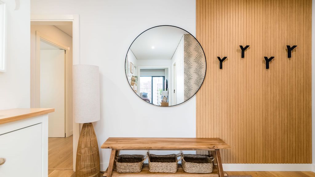 Miraflores Modern Apt w/ Balcony by LovelyStay