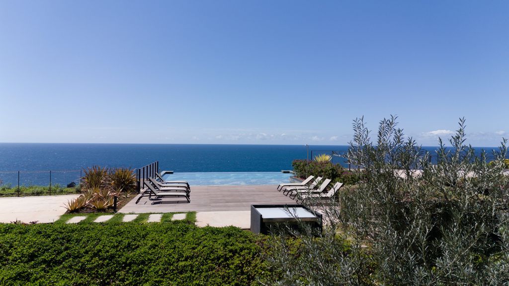 Cloud9 by LovelyStay | Heaven with Private Pool