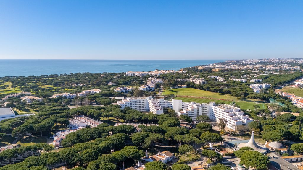 Charming Yellow Studio in Albufeira by Lovelystay