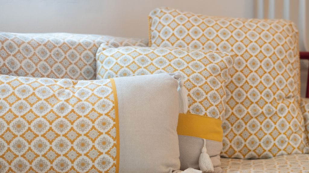 Charming Yellow Studio in Albufeira by Lovelystay