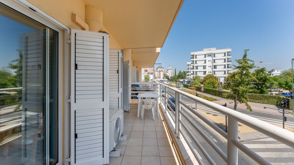 Cozy 1Bdr Flat w/Pool in Vilamoura by Lovelystay
