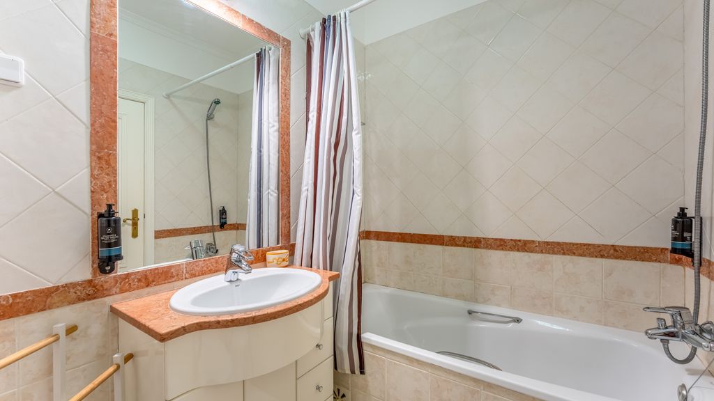 Cozy 1Bdr Flat w/Pool in Vilamoura by Lovelystay
