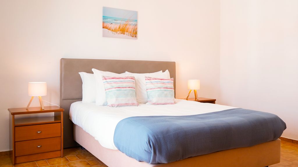 Altura House - Oasis w/ Terrace by LovelyStay