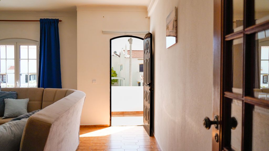 Altura House - Oasis w/ Terrace by LovelyStay