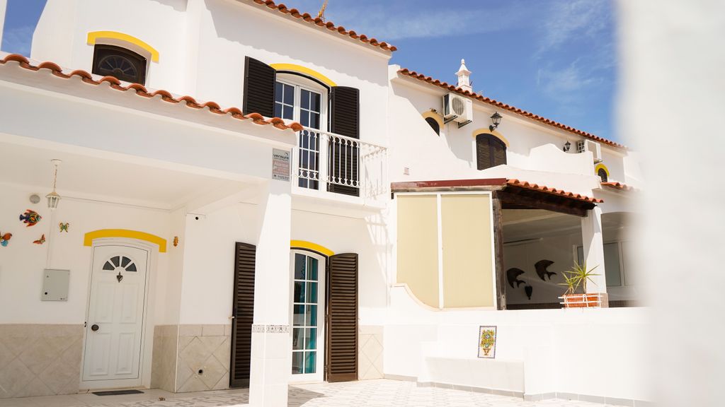 Altura House - Oasis w/ Terrace by LovelyStay