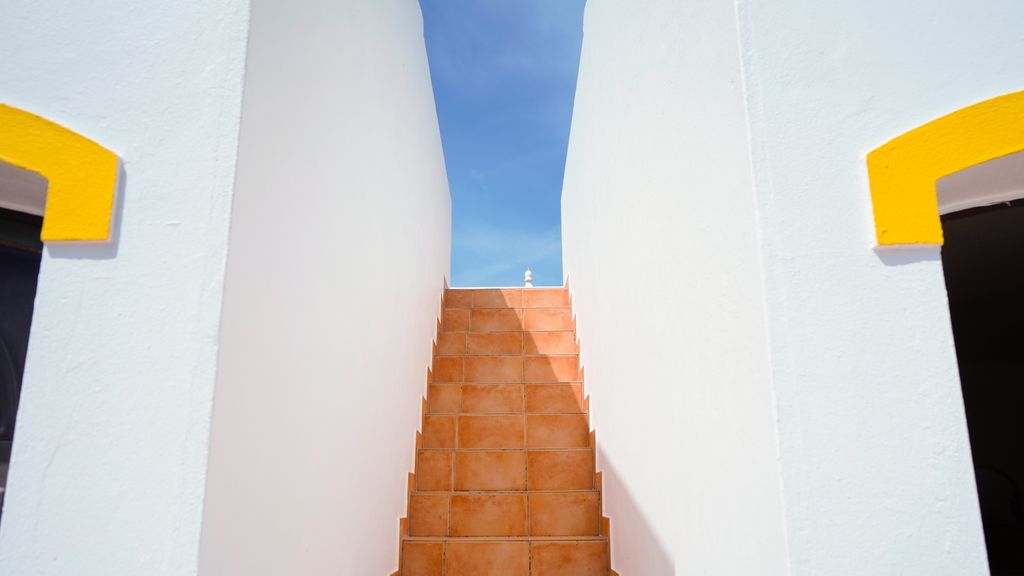 Altura House - Oasis w/ Terrace by LovelyStay