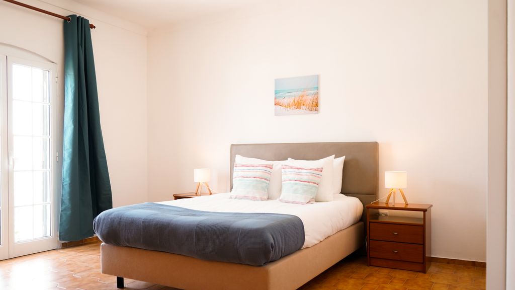 Altura House - Oasis w/ Terrace by LovelyStay