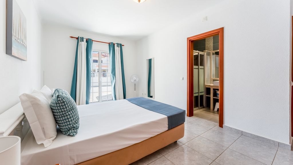 Altura House - Hideaway w/ Patio by LovelyStay