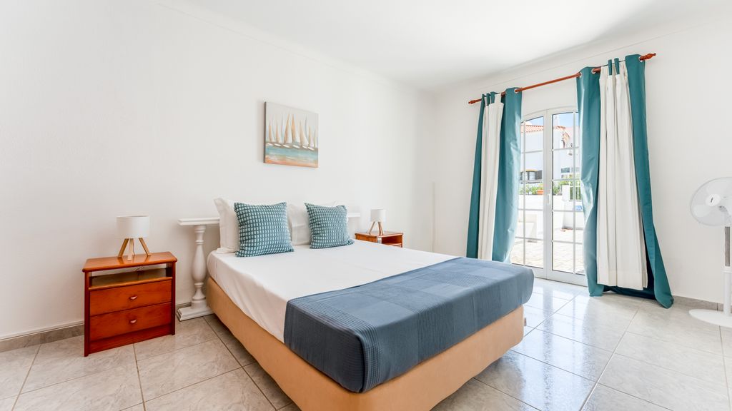 Altura House - Hideaway w/ Patio by LovelyStay