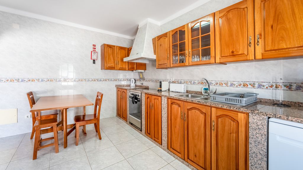 Altura House - Hideaway w/ Patio by LovelyStay