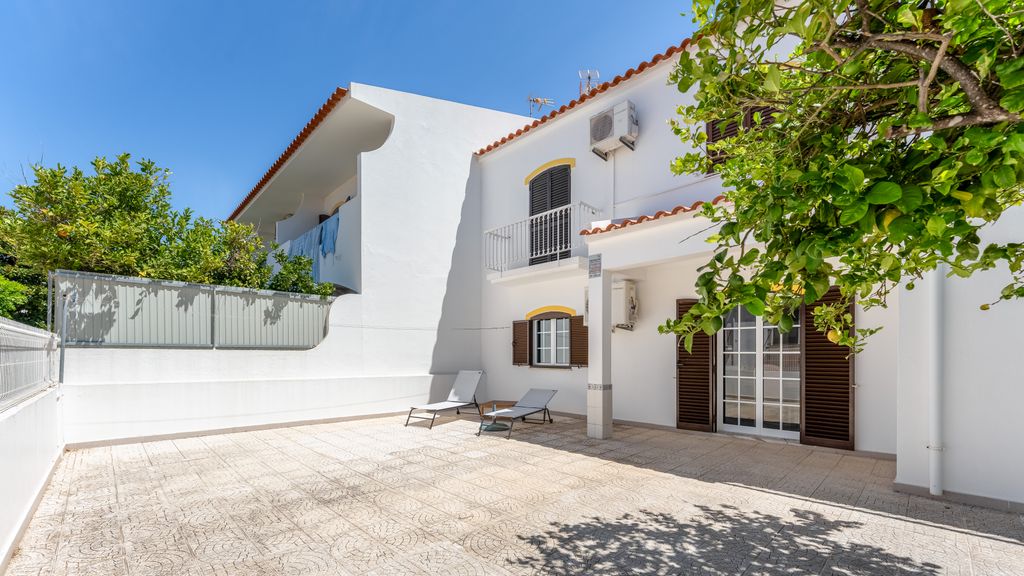 Altura House - Hideaway w/ Patio by LovelyStay