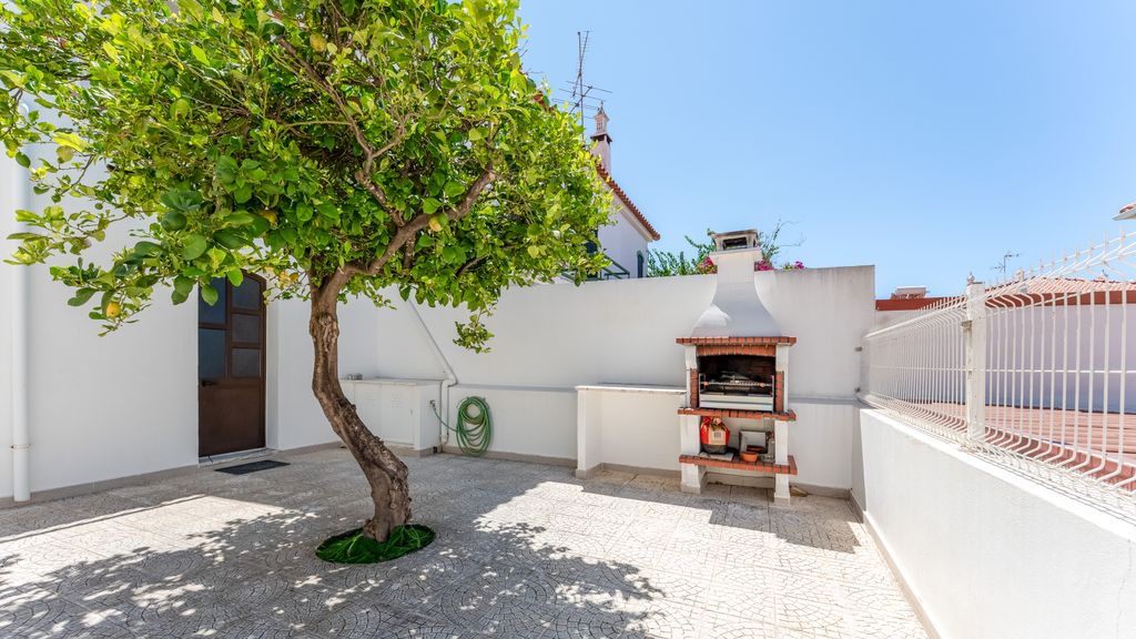 Altura House - Hideaway w/ Patio by LovelyStay