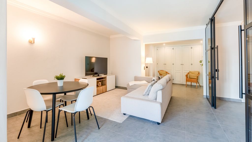 Modern Studio w/Balcony in Salgados by Lovelystay