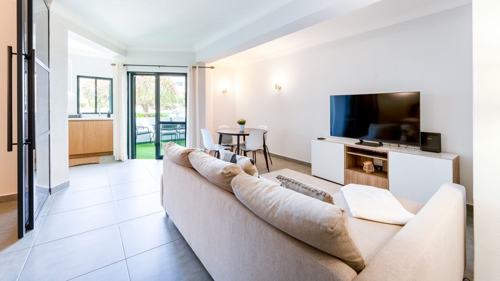 Modern Studio w/Balcony in Salgados by Lovelystay