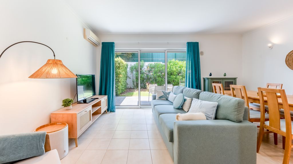 Modern Carvoeiro House by LovelyStay