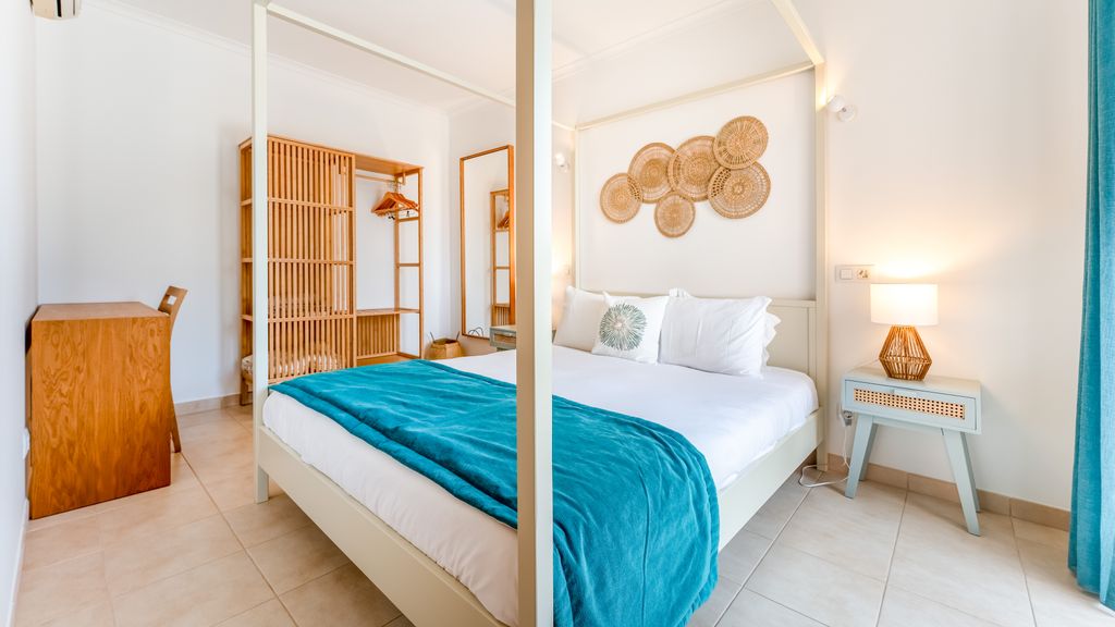 Modern Carvoeiro House by LovelyStay